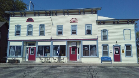 LCI-Photo tavern building front